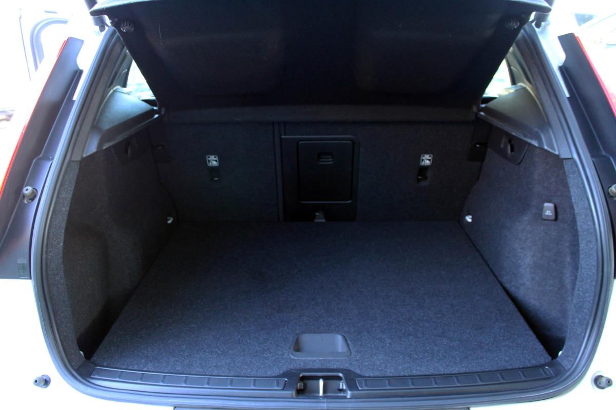 volvo-xc40-2021-gasolina-1477cc