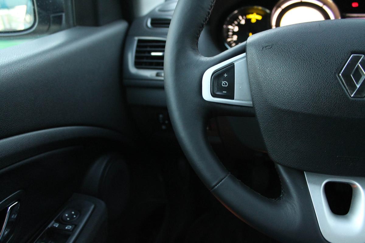 renault-megane-sport-tourer-2012-diesel-1461cc