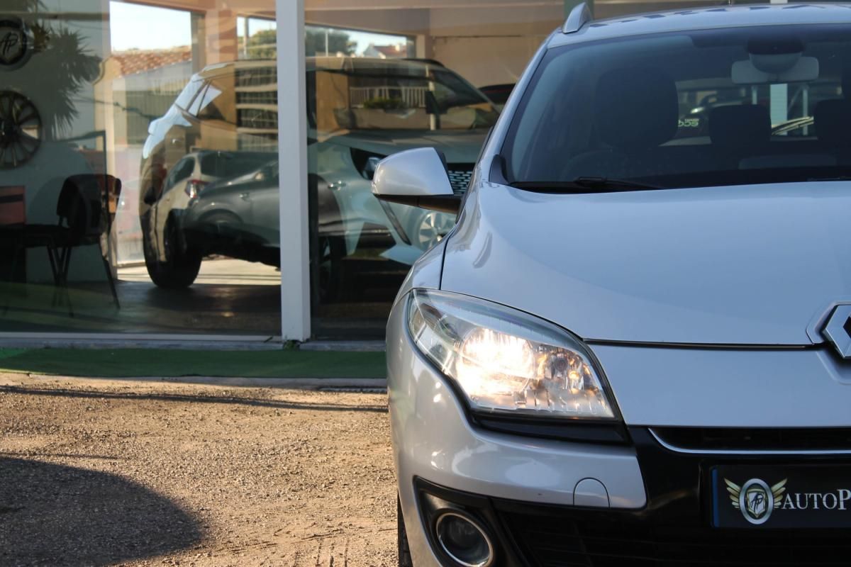 renault-megane-sport-tourer-2012-diesel-1461cc