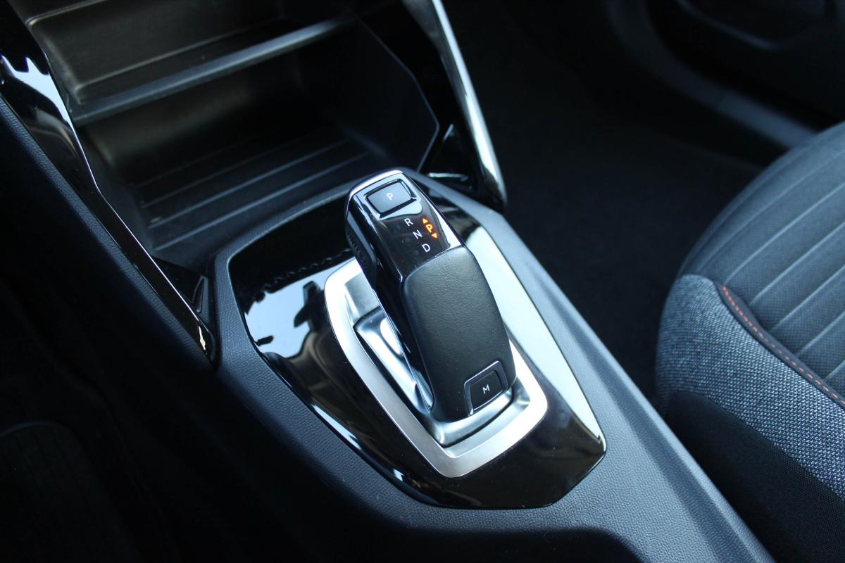 peugeot-2008-2021-gasolina-1199cc