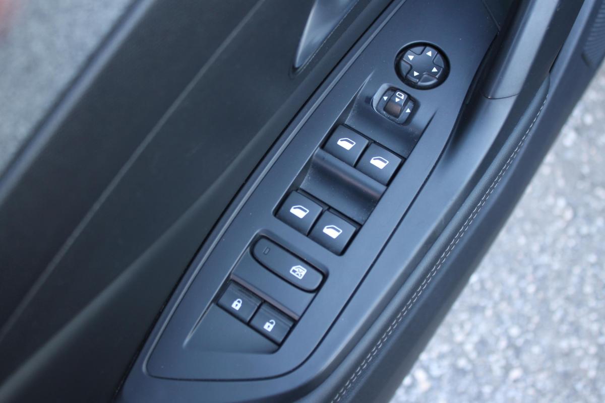 peugeot-308-2022-gasolina-1199cc
