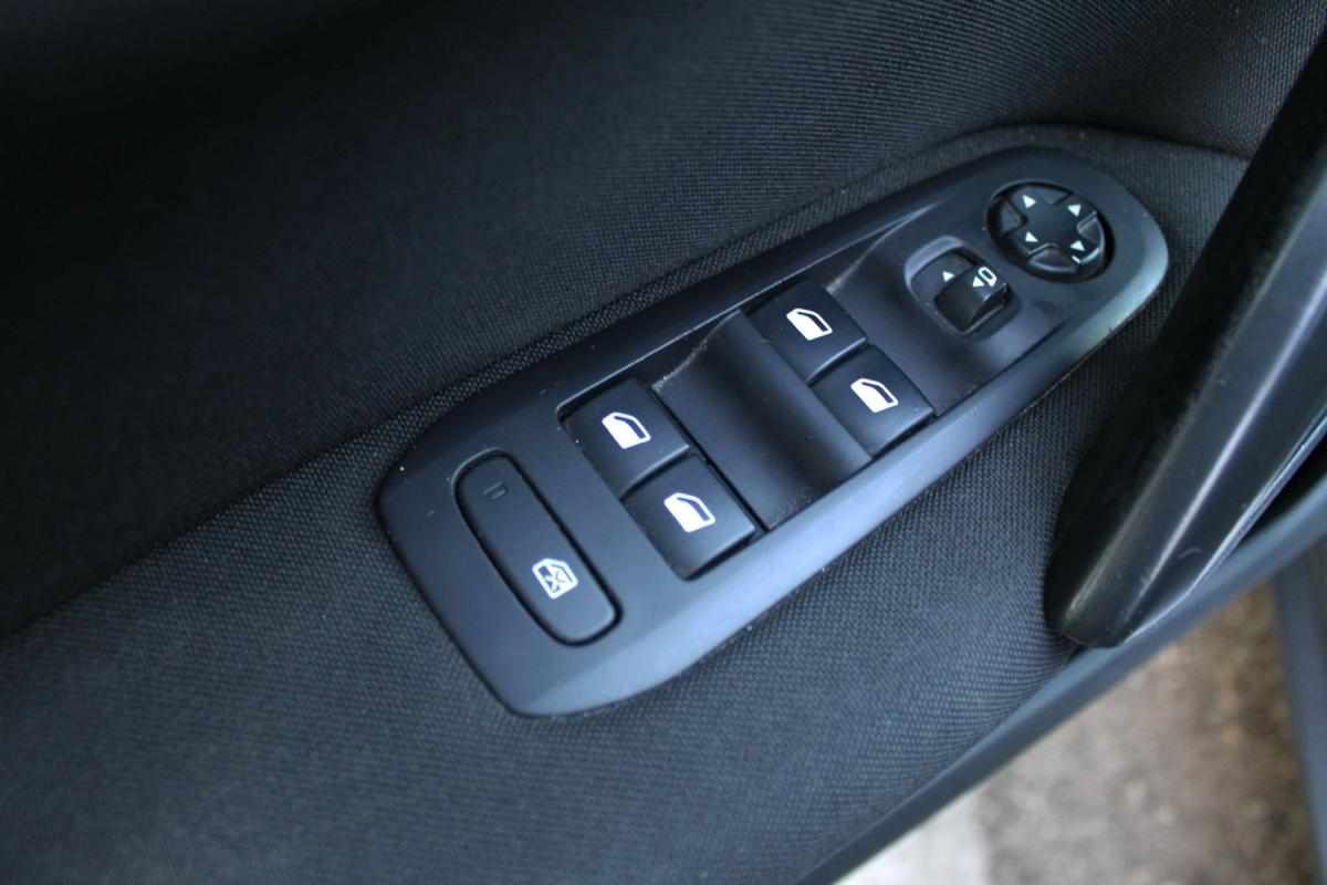 peugeot-308-sw-2021-diesel-1499cc
