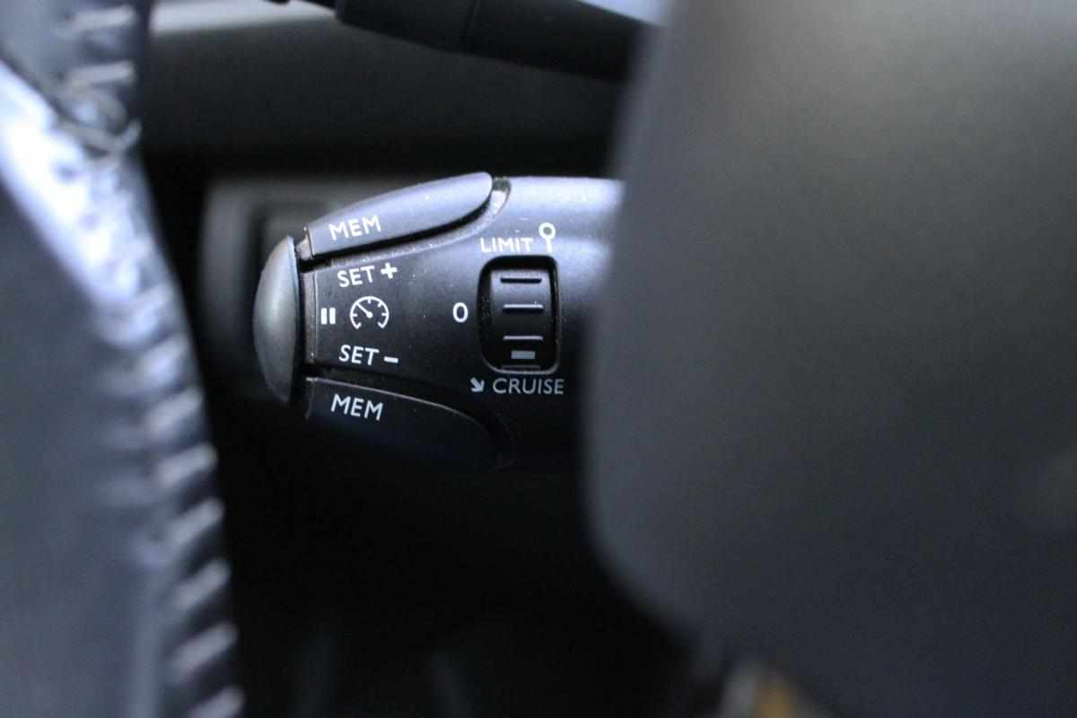 peugeot-308-sw-2021-diesel-1499cc