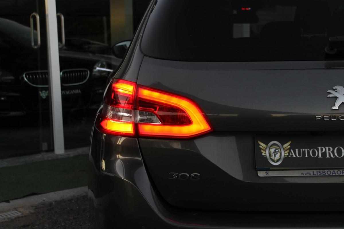 peugeot-308-sw-2021-diesel-1499cc