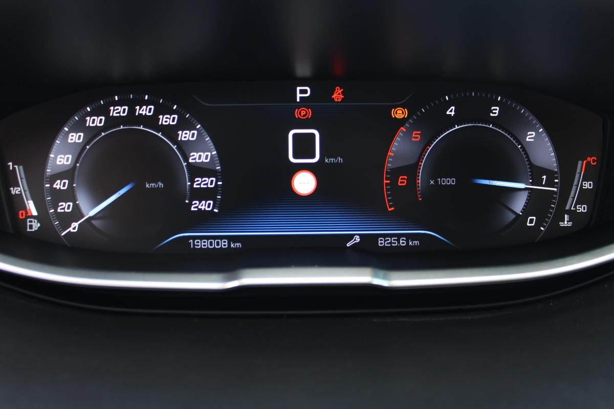 peugeot-3008-2017-diesel-1560cc