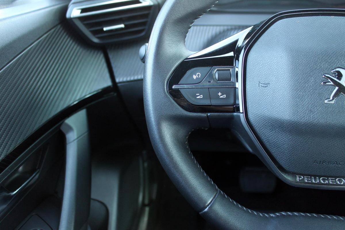 peugeot-2008-2023-eletrico-500cc