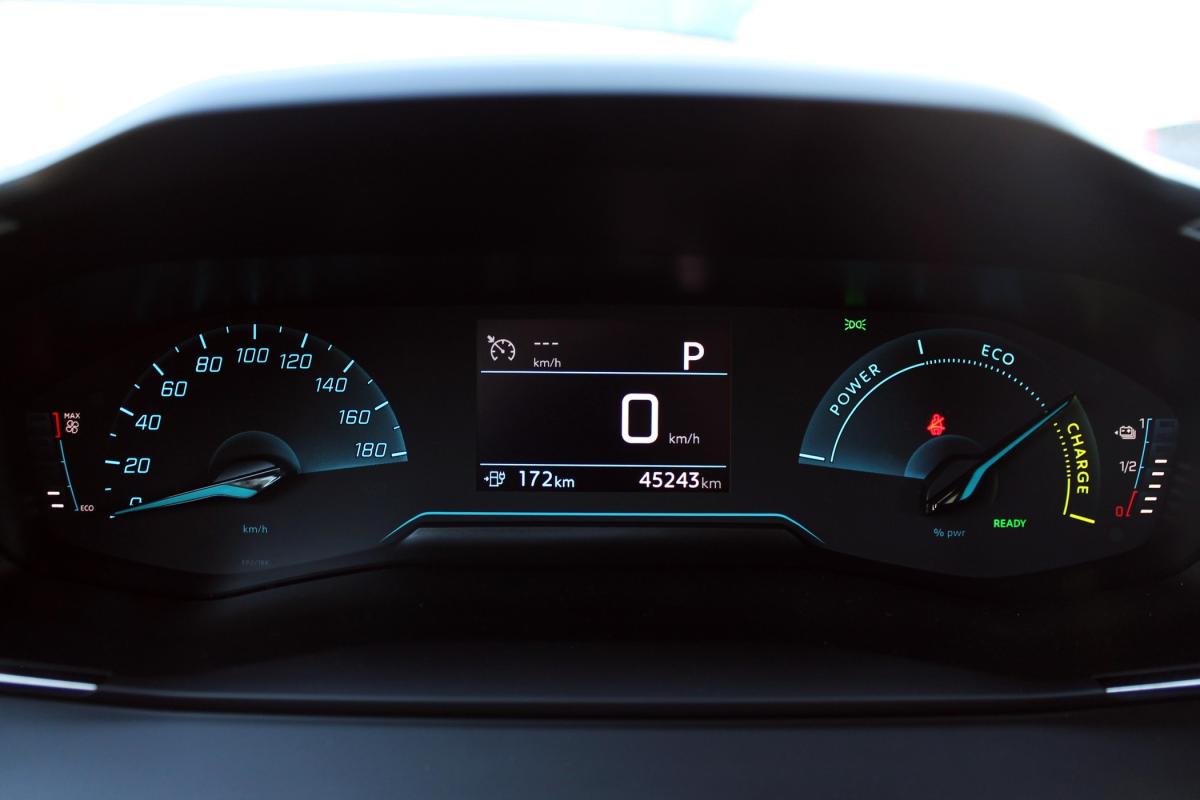 peugeot-2008-2023-eletrico-500cc