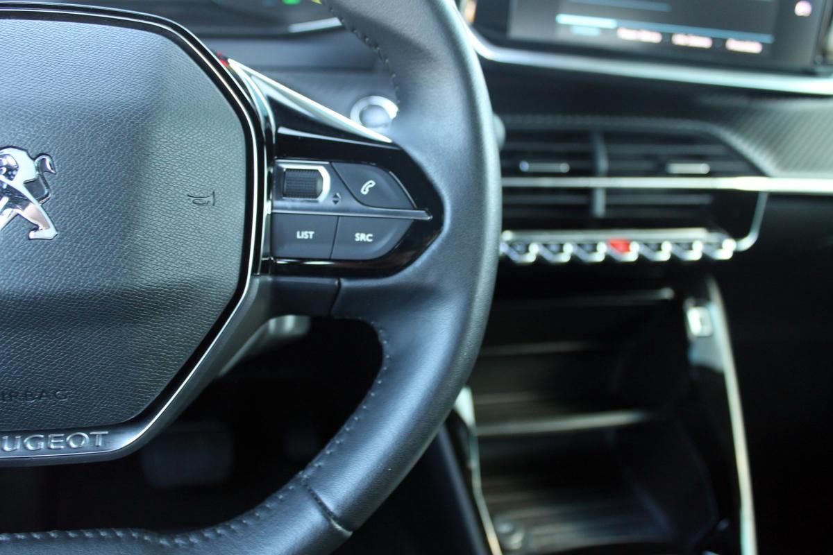 peugeot-2008-2023-eletrico-500cc