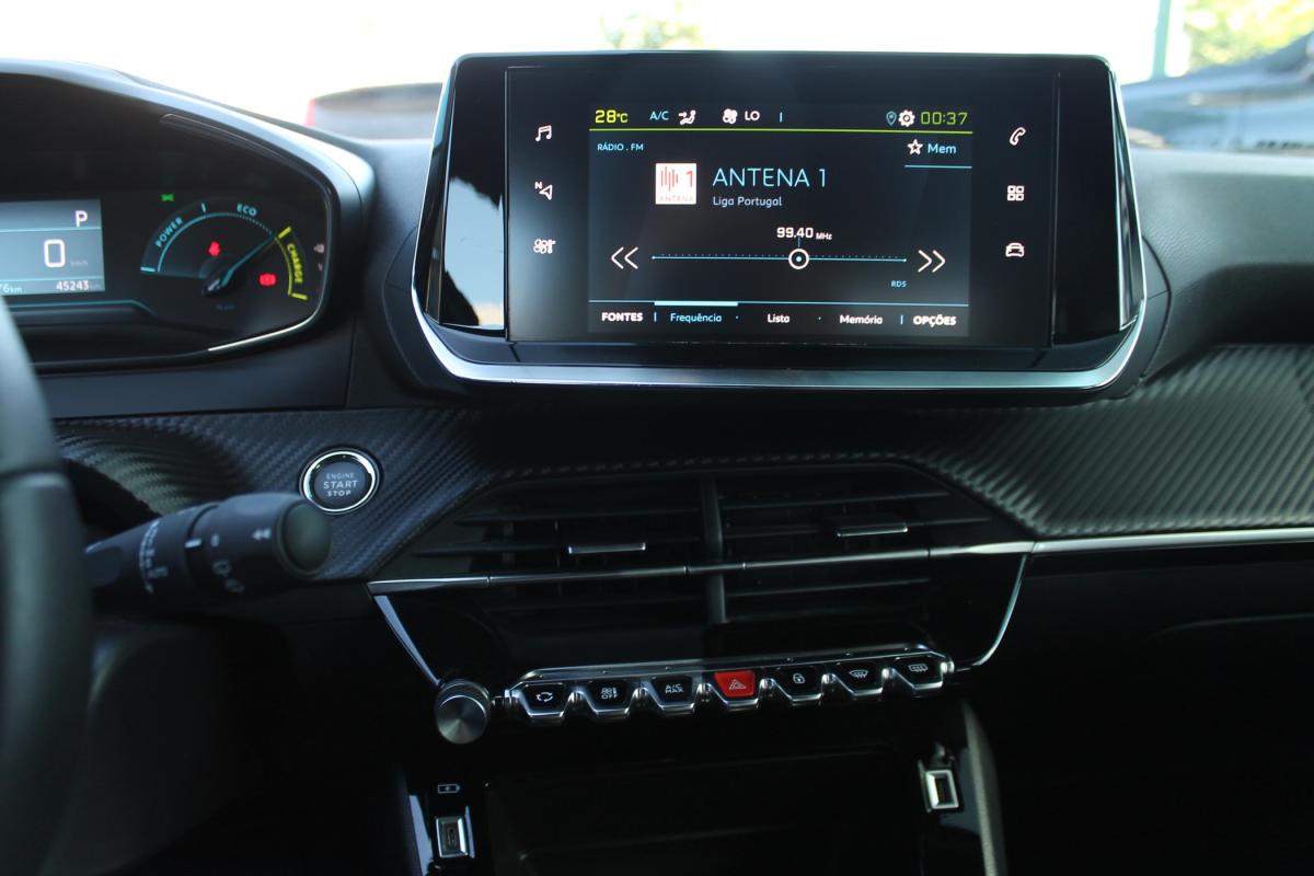 peugeot-2008-2023-eletrico-500cc