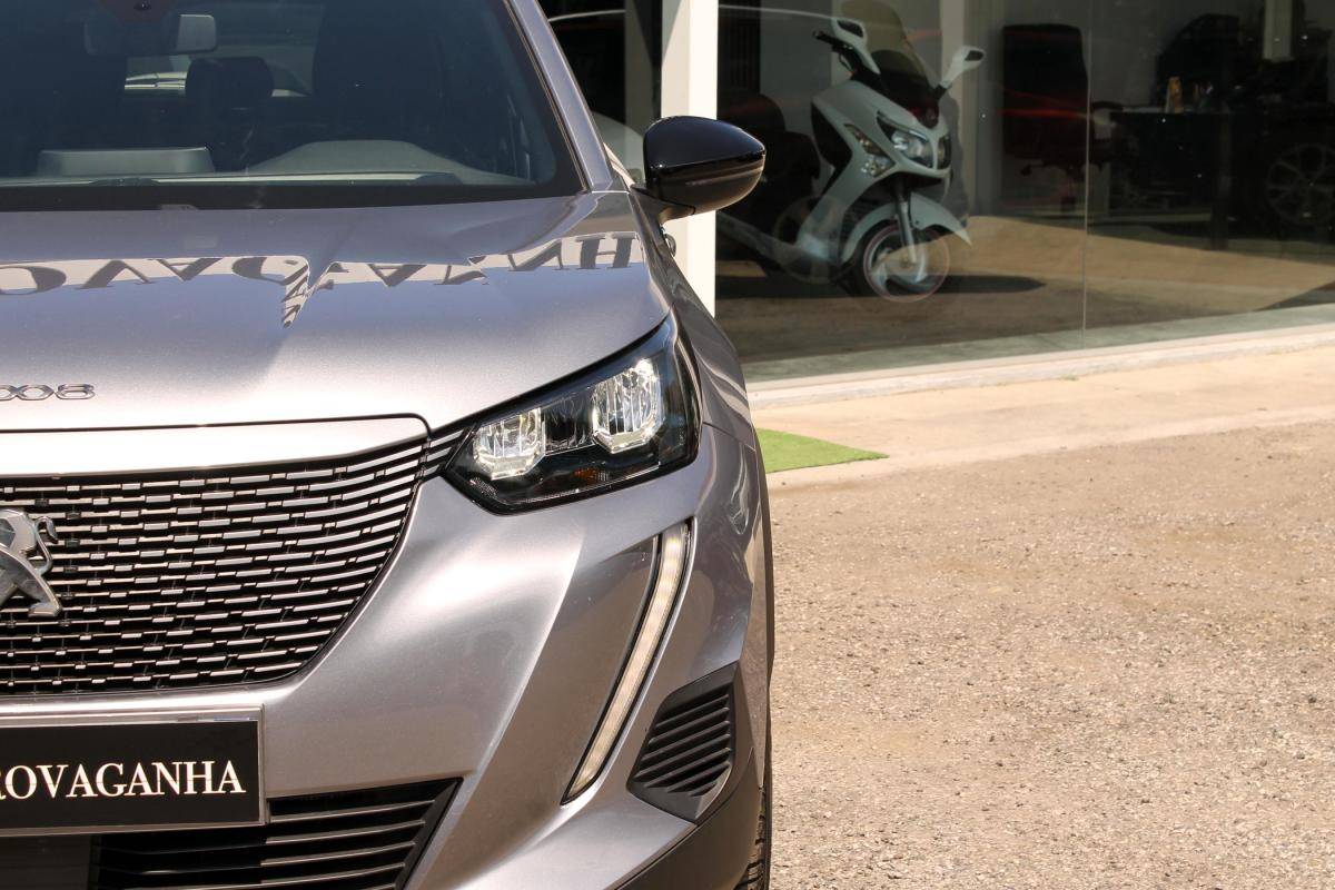 peugeot-2008-2023-eletrico-500cc