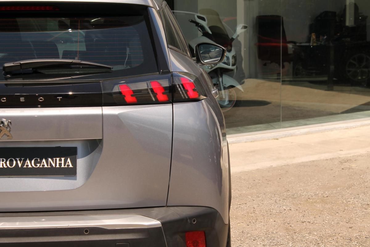 peugeot-2008-2023-eletrico-500cc
