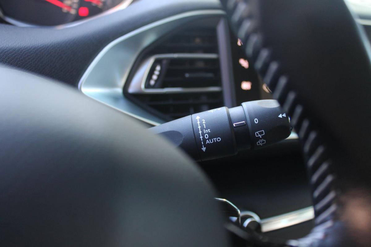 peugeot-308-sw-2018-diesel-1560cc