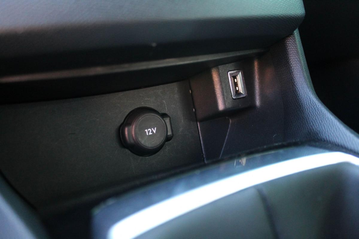 peugeot-308-sw-2018-diesel-1560cc