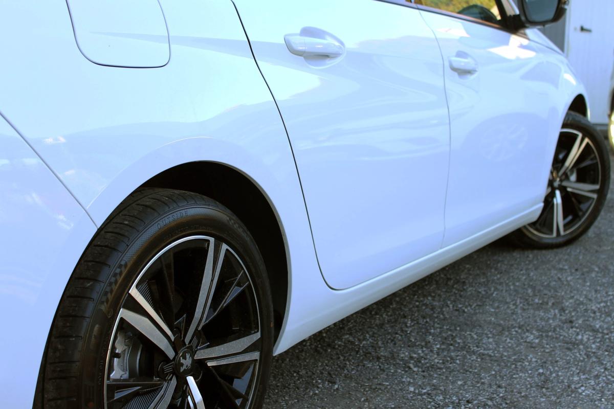 peugeot-308-sw-2018-diesel-1560cc