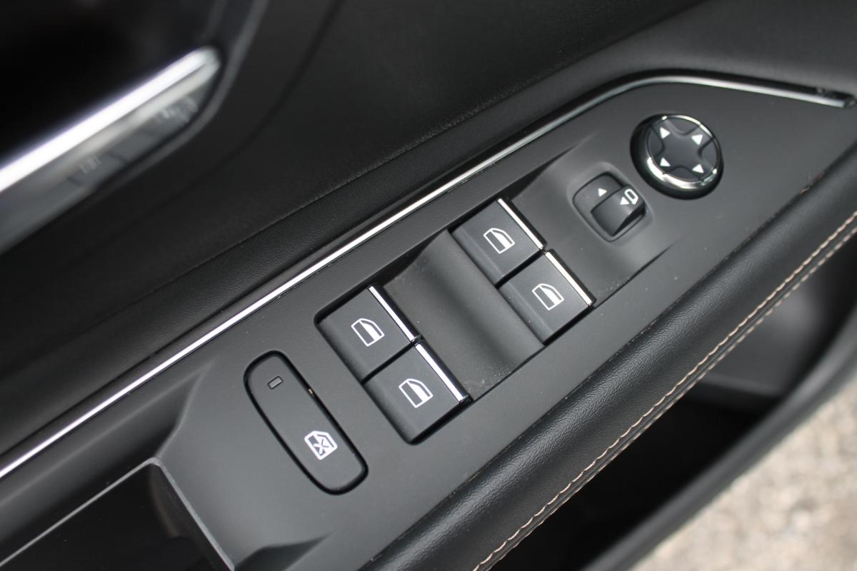 peugeot-3008-2021-gasolina-1199cc