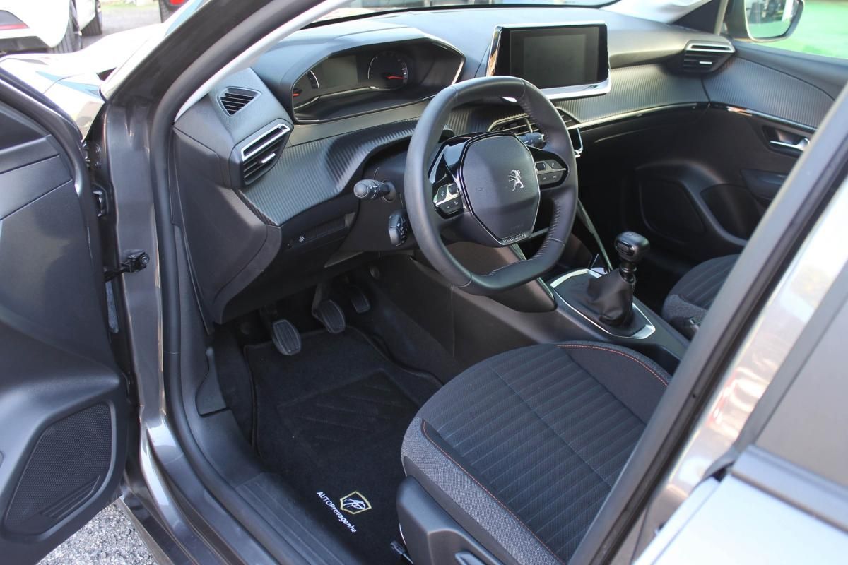 peugeot-208-2023-gasolina-1199cc