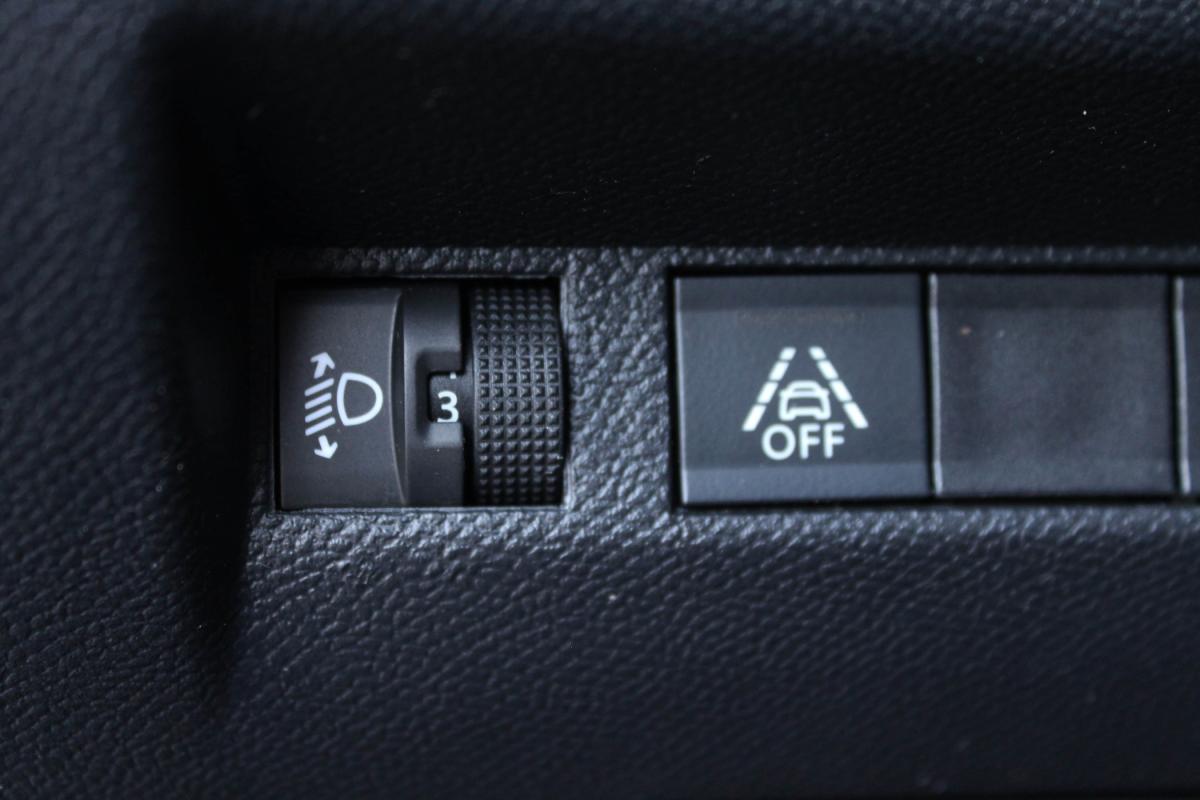 peugeot-208-2023-gasolina-1199cc
