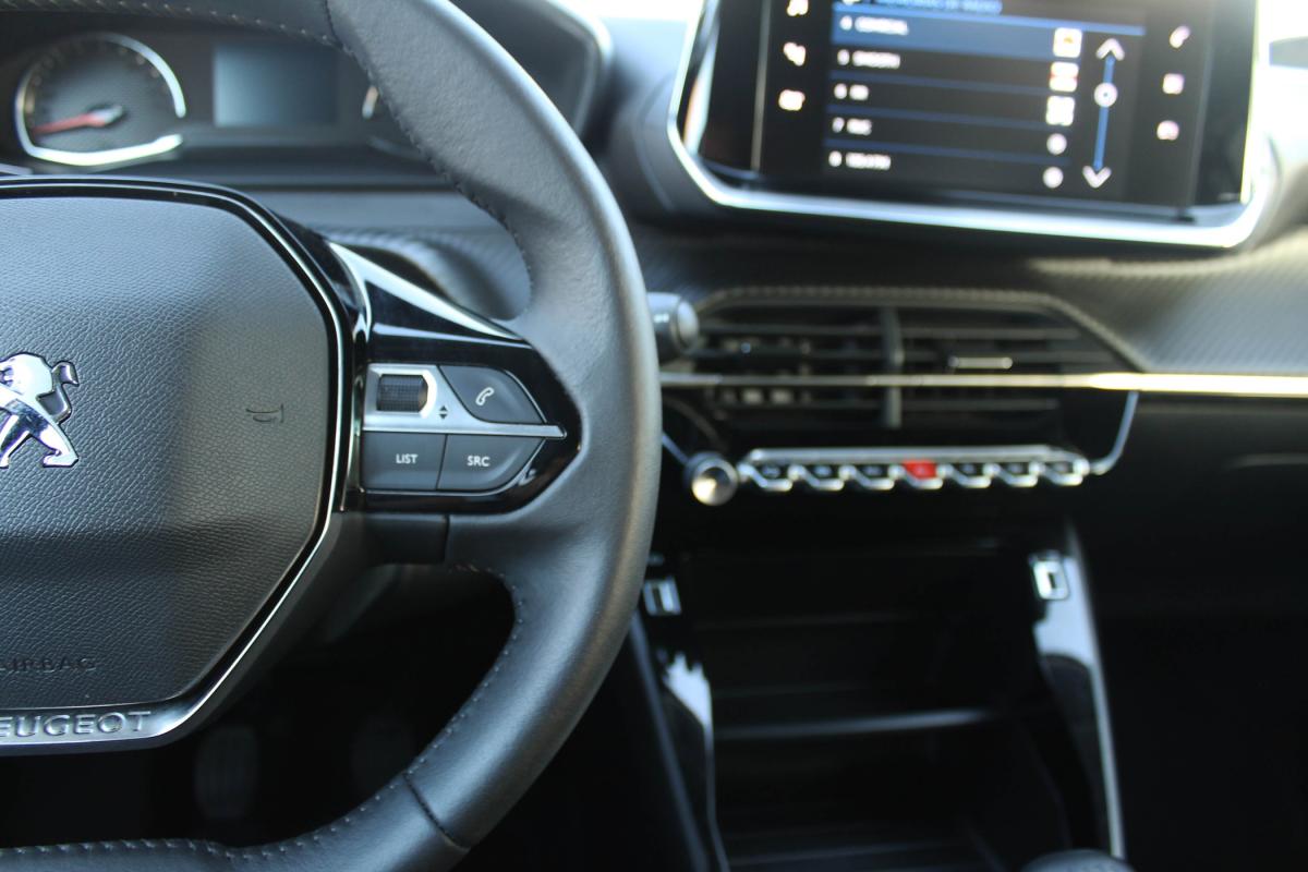 peugeot-208-2023-gasolina-1199cc