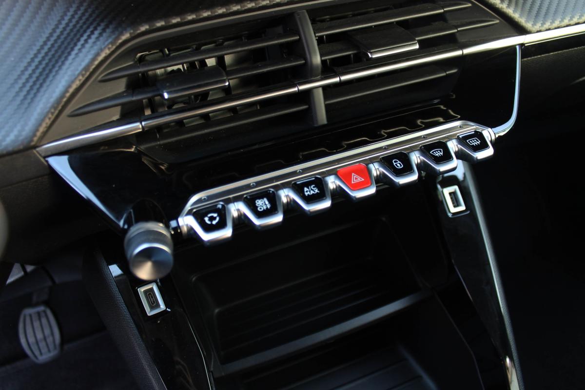 peugeot-208-2023-gasolina-1199cc