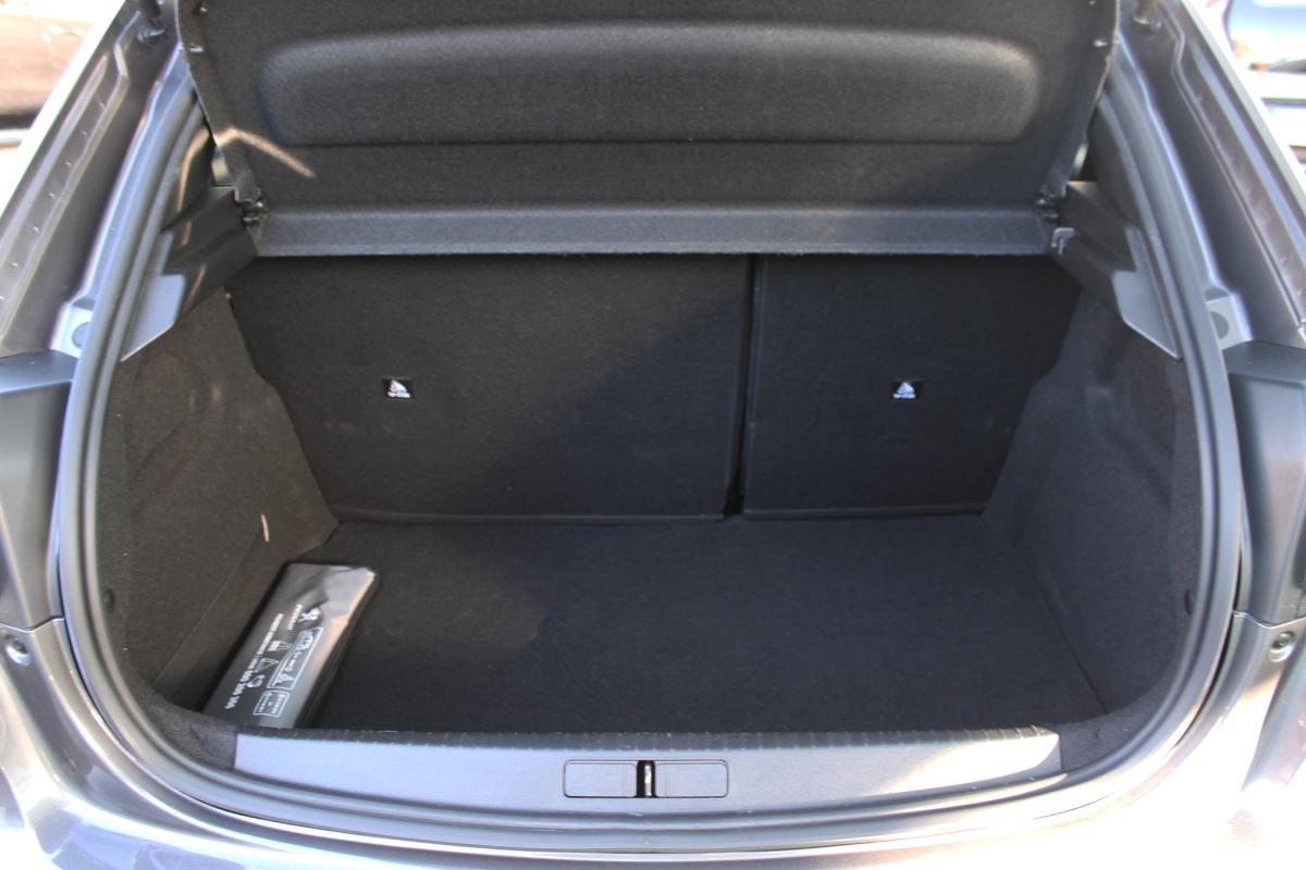 peugeot-208-2023-gasolina-1199cc