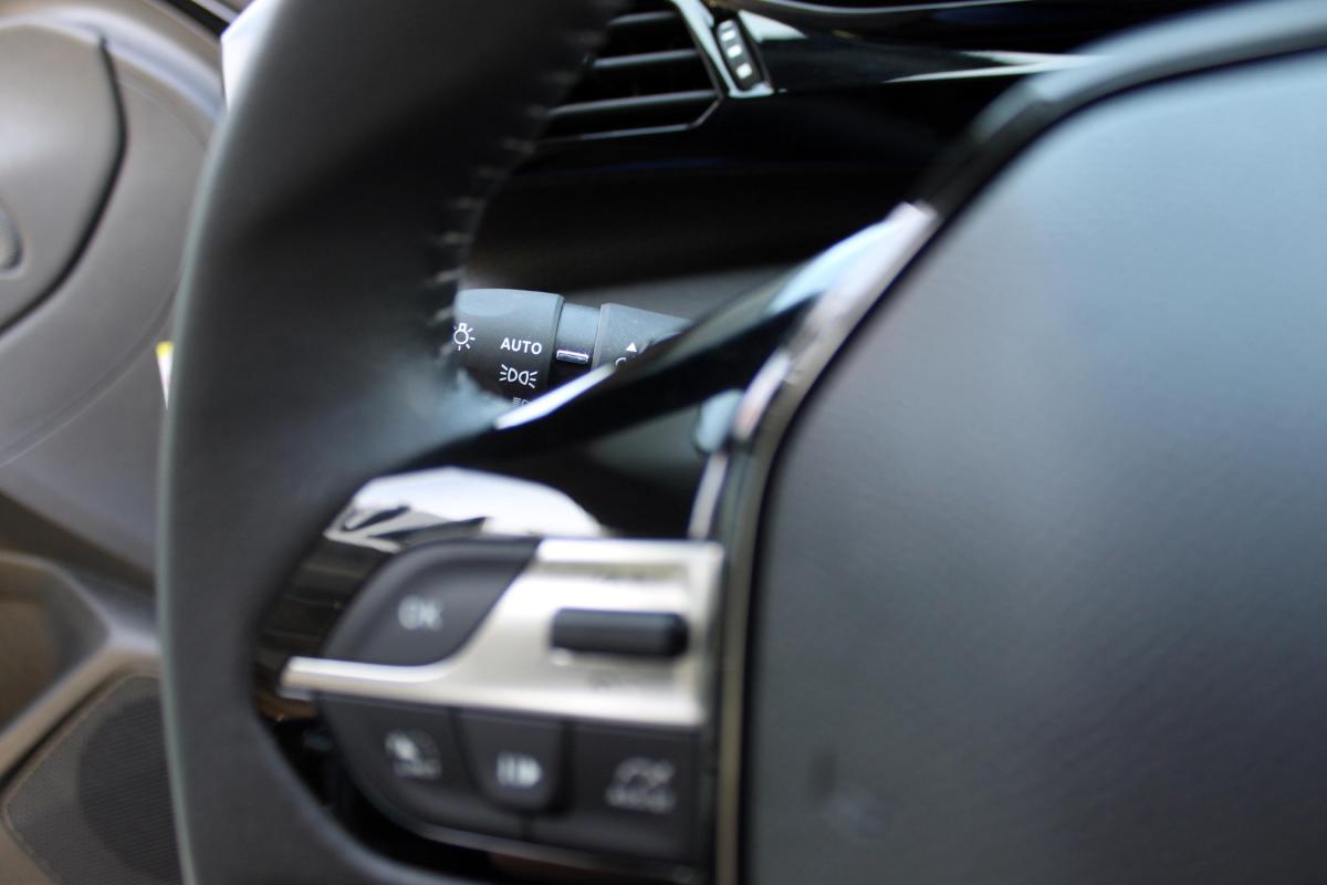peugeot-308-2022-gasolina-1199cc
