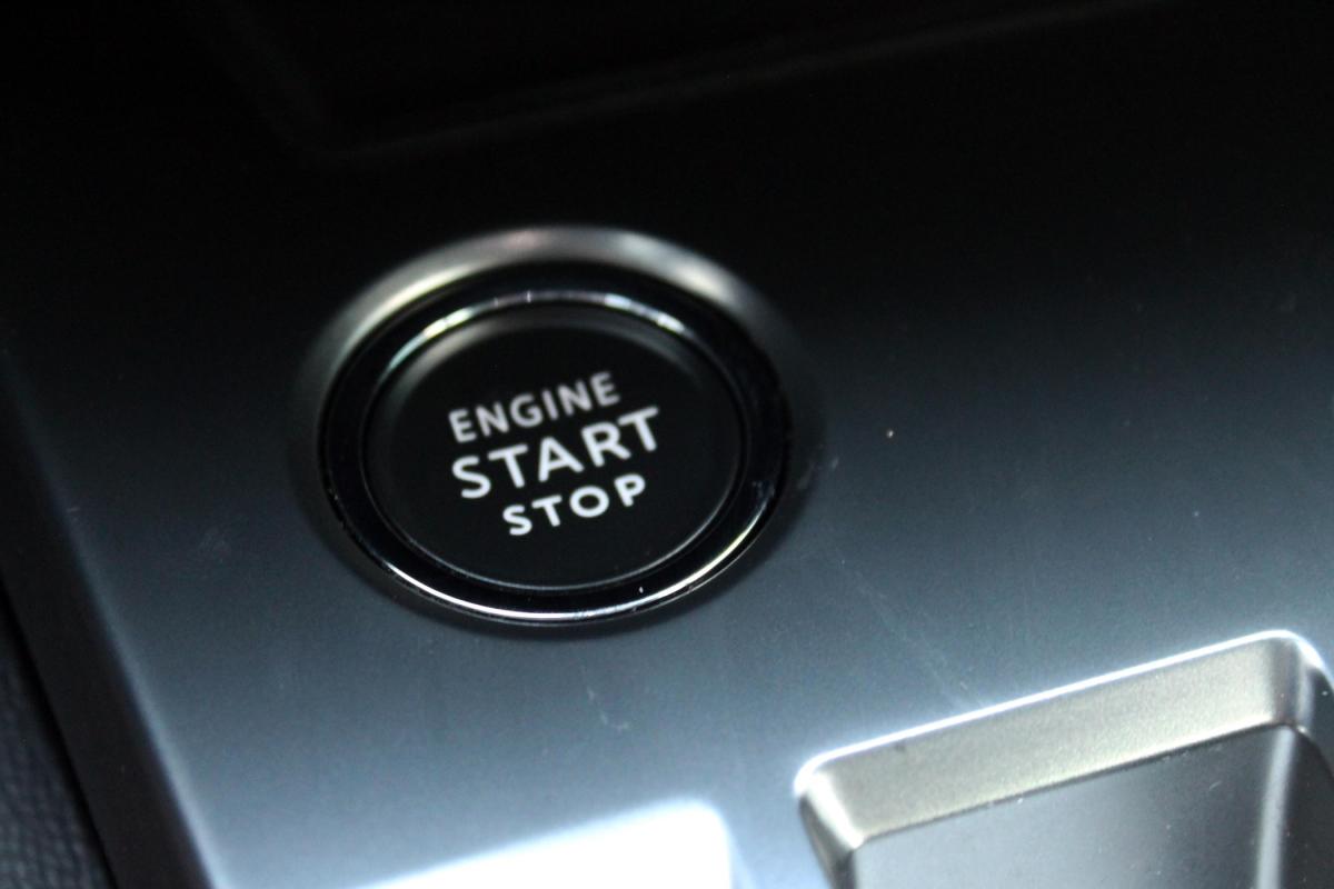 peugeot-308-2022-gasolina-1199cc