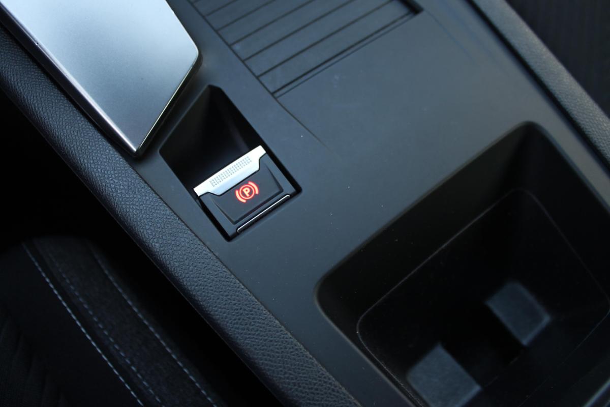 peugeot-308-2022-gasolina-1199cc