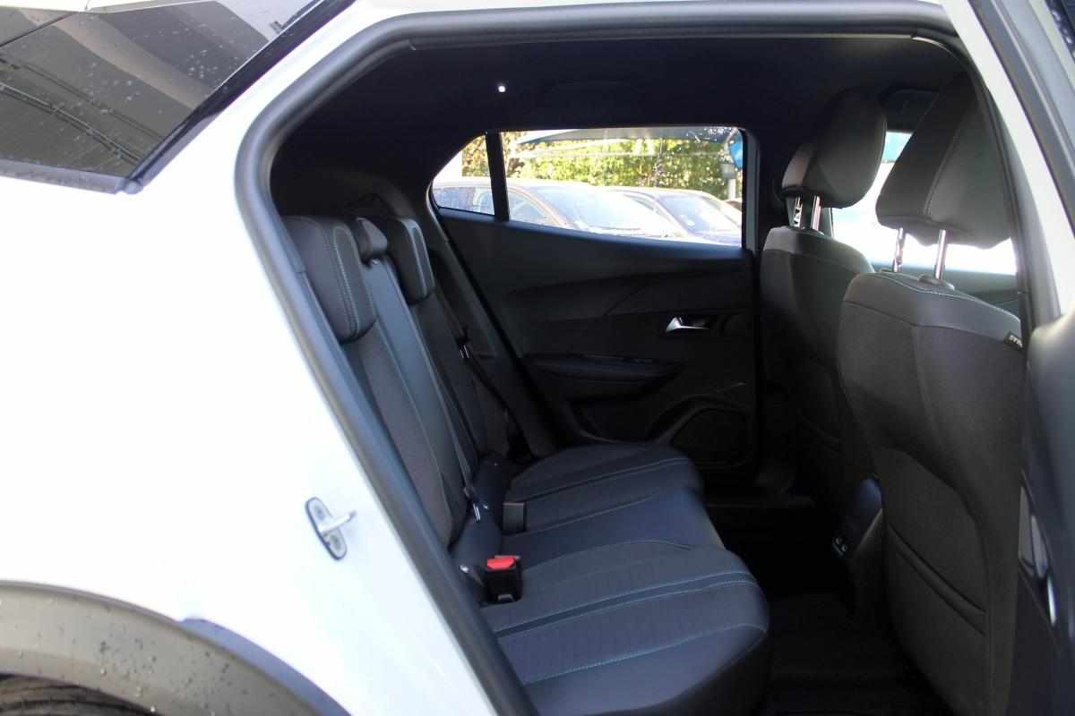 peugeot-2008-2023-gasolina-1199cc