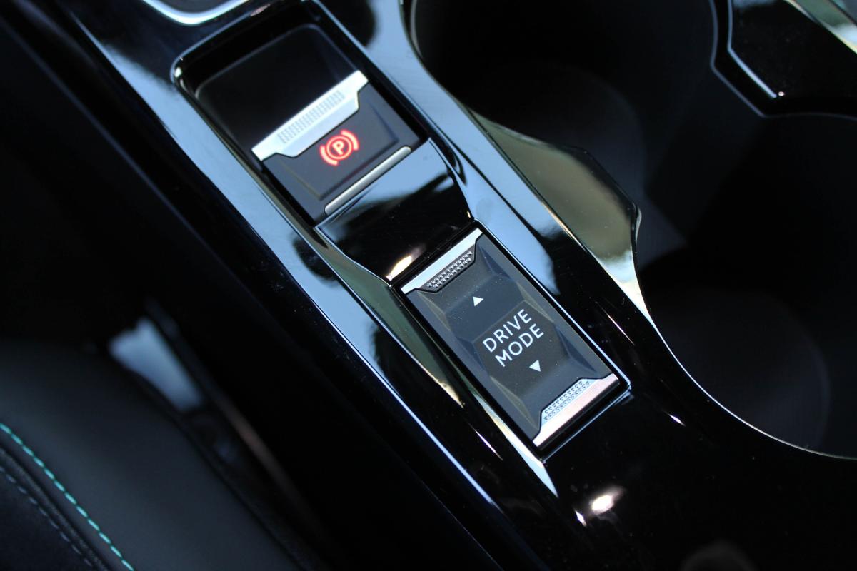 peugeot-2008-2023-gasolina-1199cc