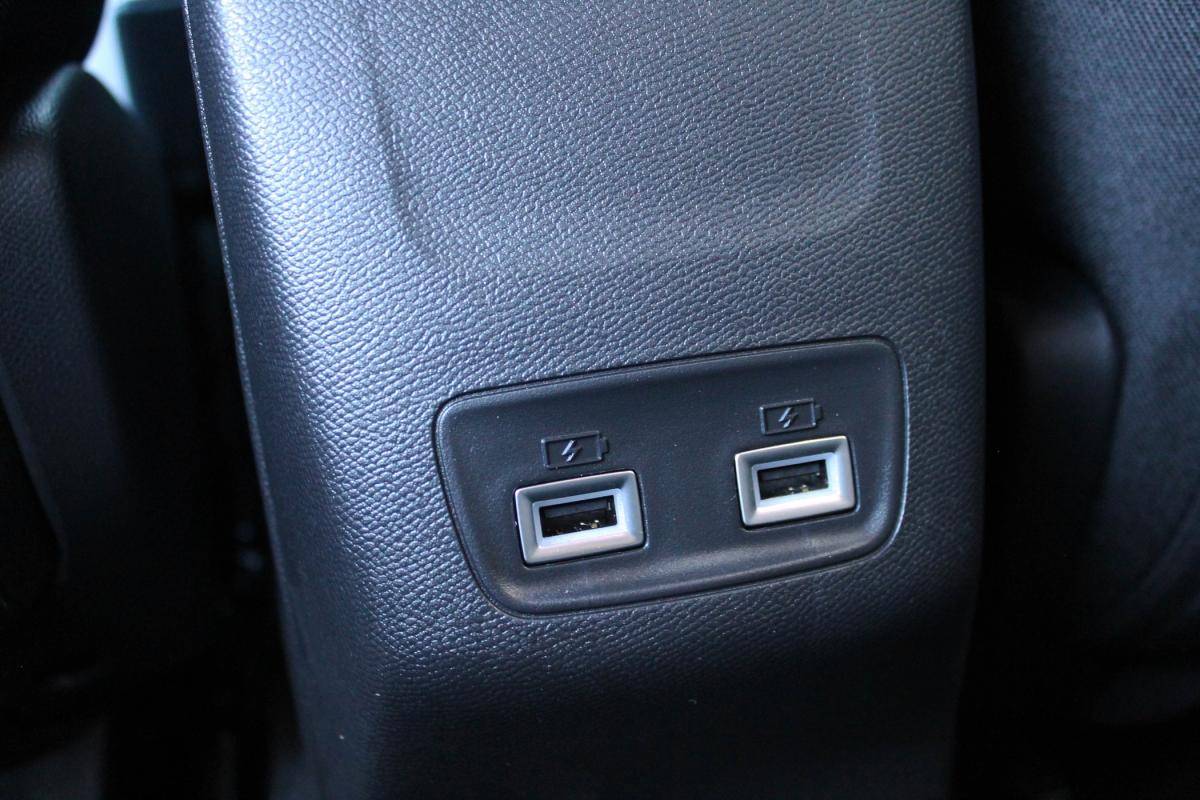 peugeot-2008-2023-gasolina-1199cc