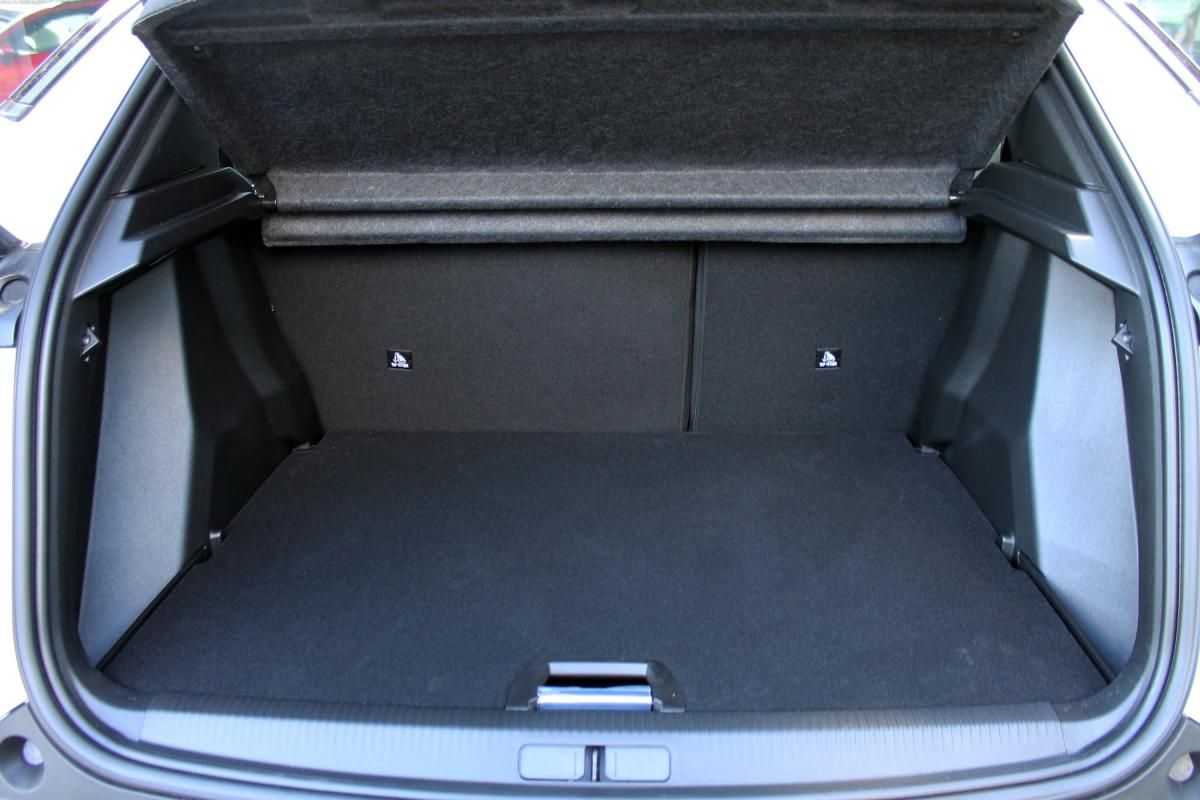 peugeot-2008-2023-gasolina-1199cc