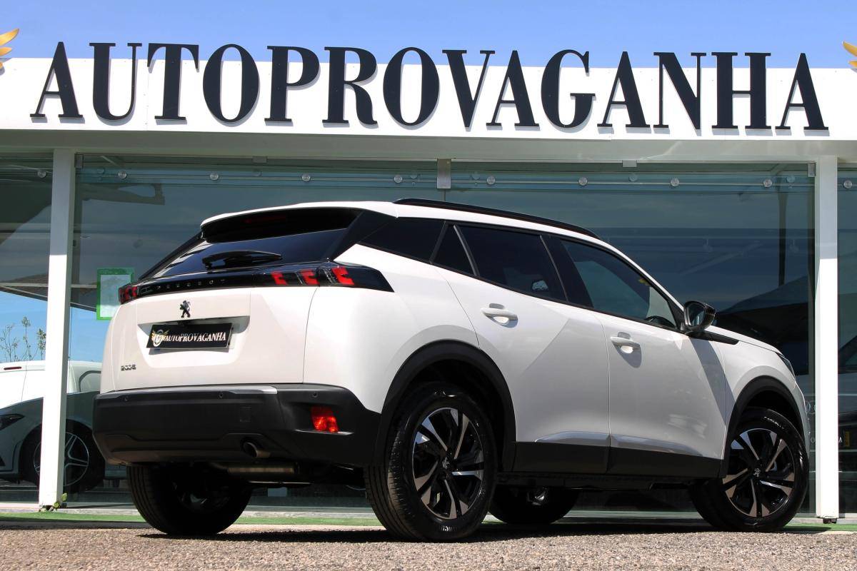 peugeot-2008-2023-gasolina-1199cc