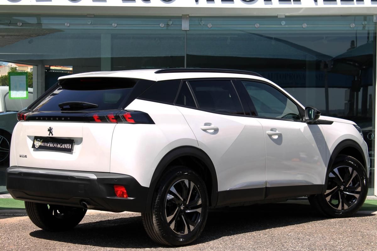 peugeot-2008-2023-gasolina-1199cc