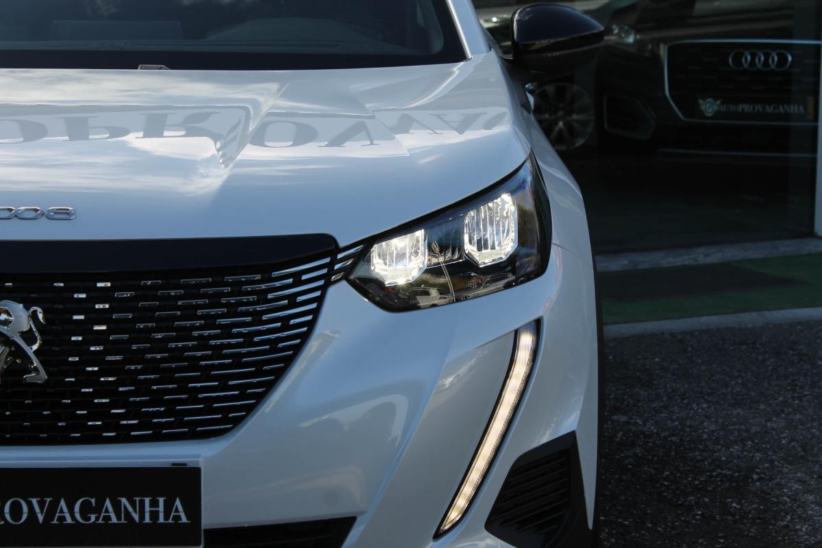 peugeot-2008-2023-gasolina-1199cc
