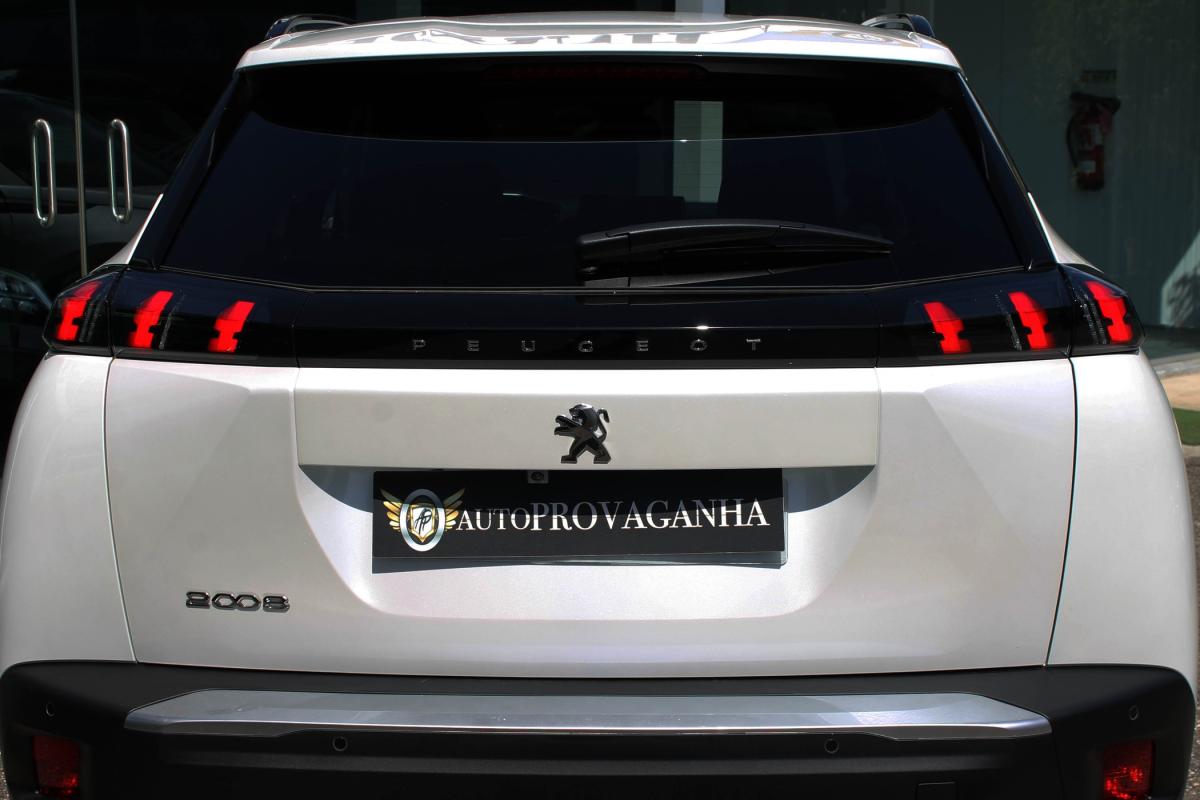 peugeot-2008-2023-gasolina-1199cc