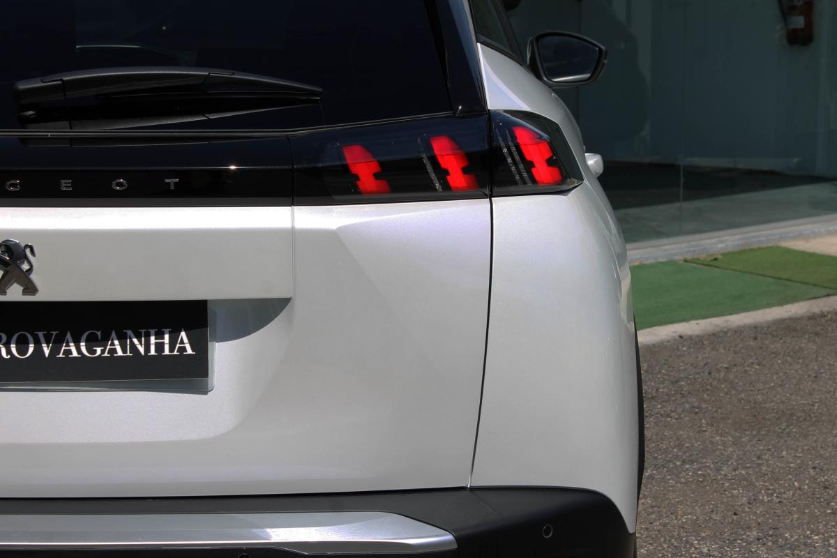 peugeot-2008-2023-gasolina-1199cc