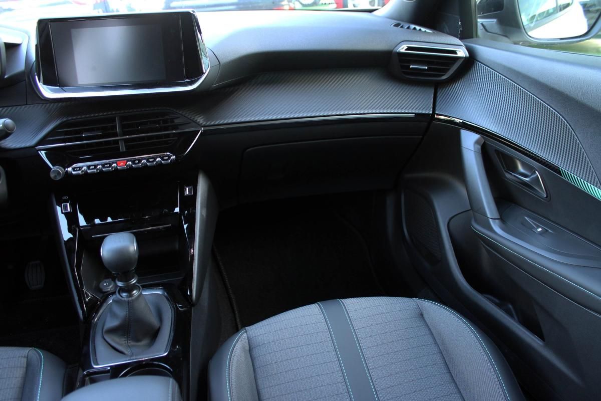 peugeot-2008-2023-gasolina-1199cc