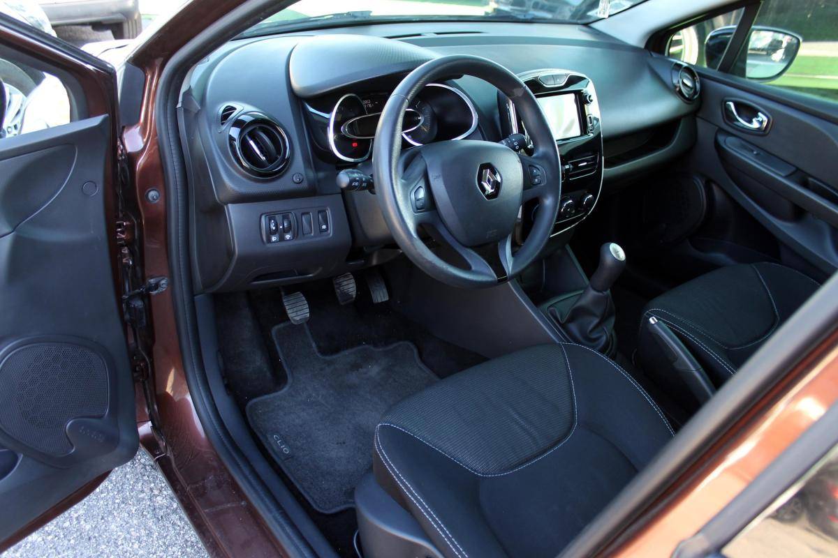 renault-clio-sport-tourer-2014-diesel-1461cc