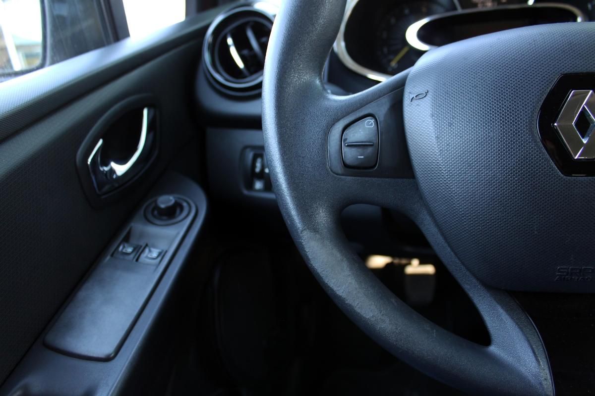 renault-clio-sport-tourer-2014-diesel-1461cc