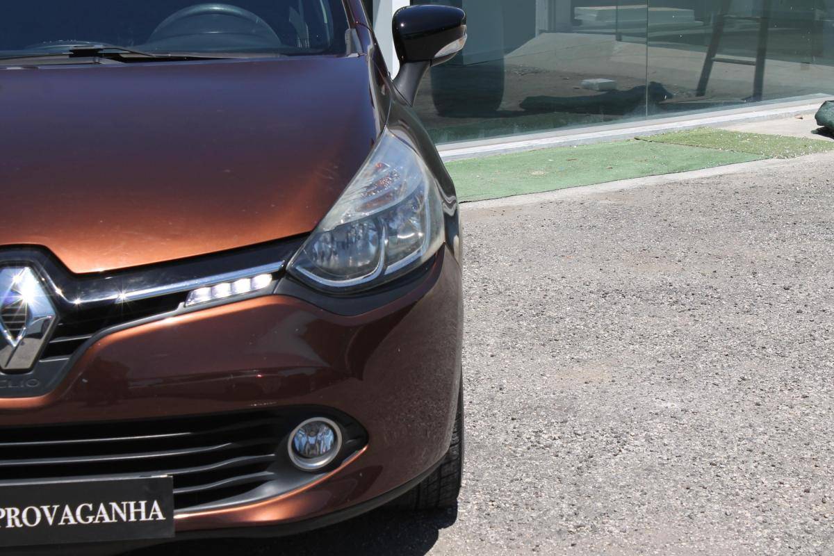 renault-clio-sport-tourer-2014-diesel-1461cc