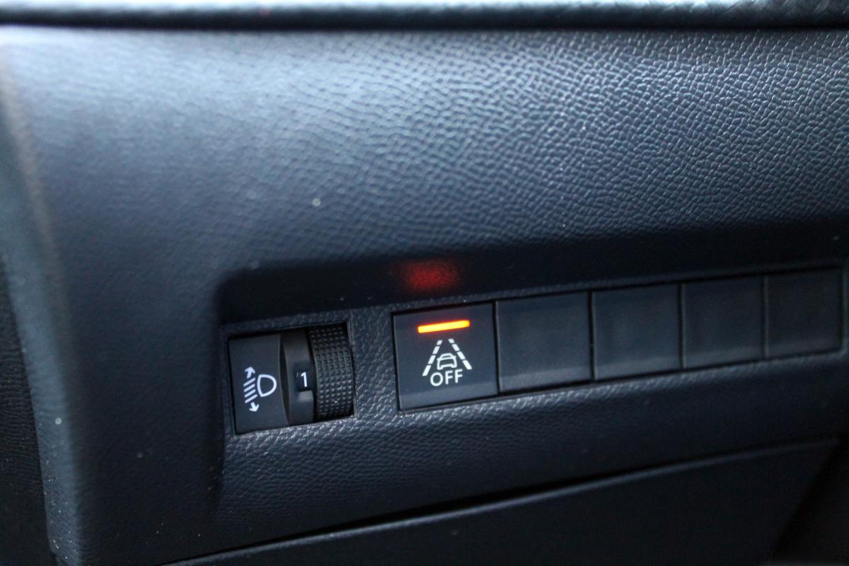 peugeot-208-2023-gasolina-1199cc