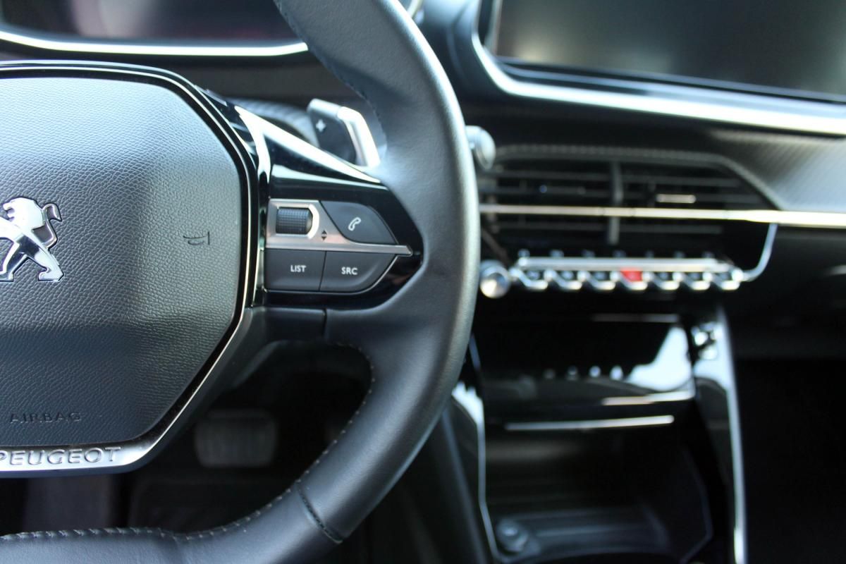 peugeot-208-2023-gasolina-1199cc