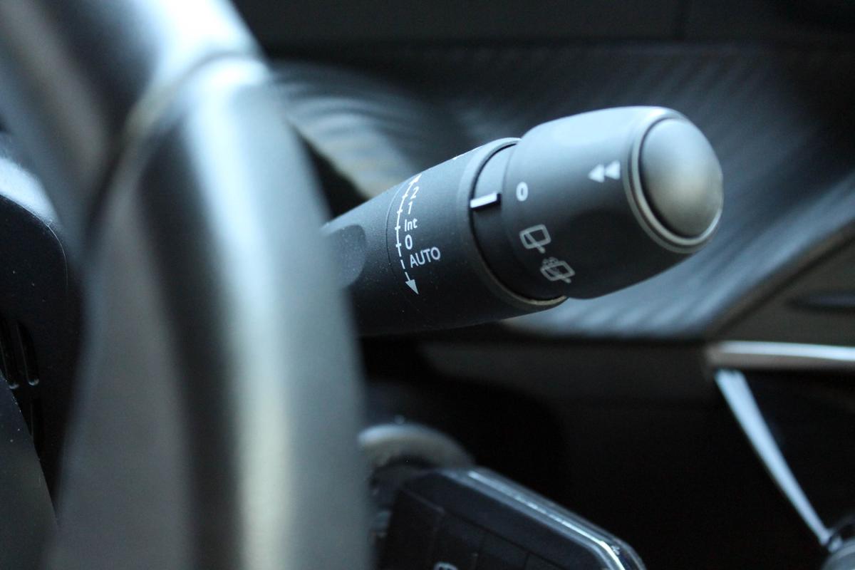 peugeot-208-2023-gasolina-1199cc