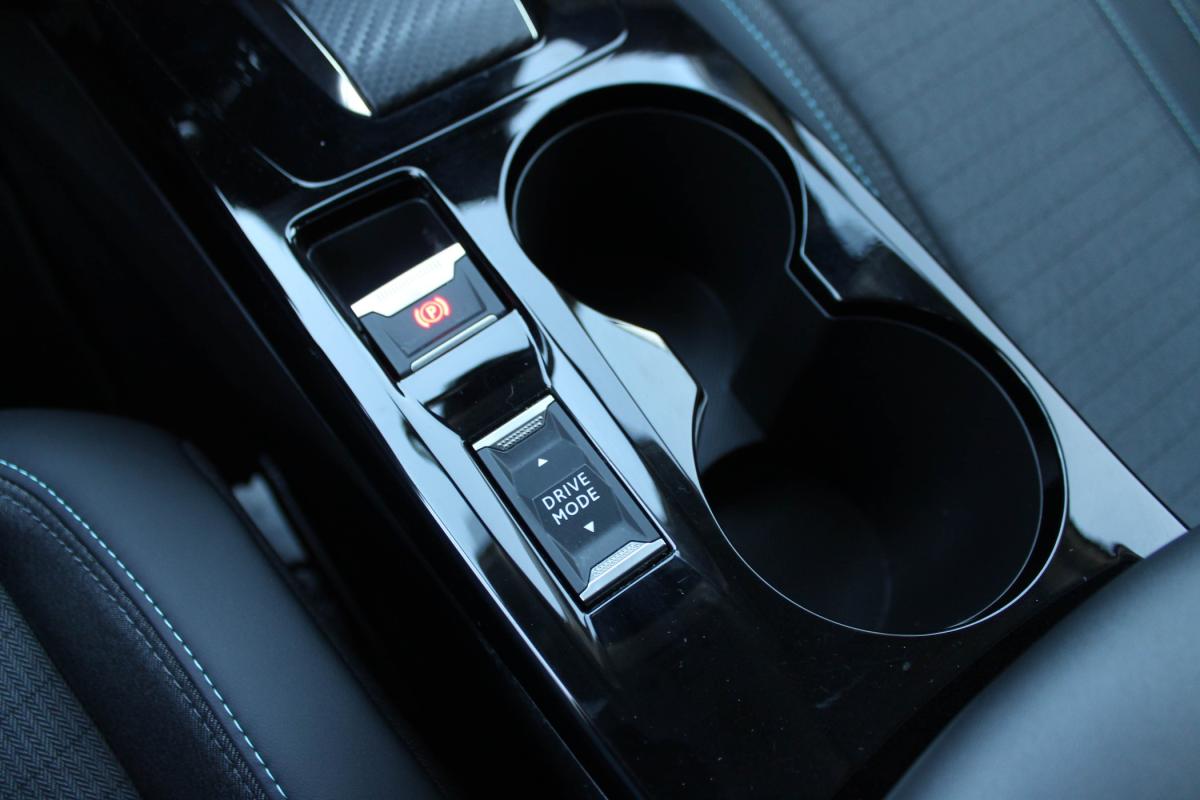 peugeot-208-2023-gasolina-1199cc