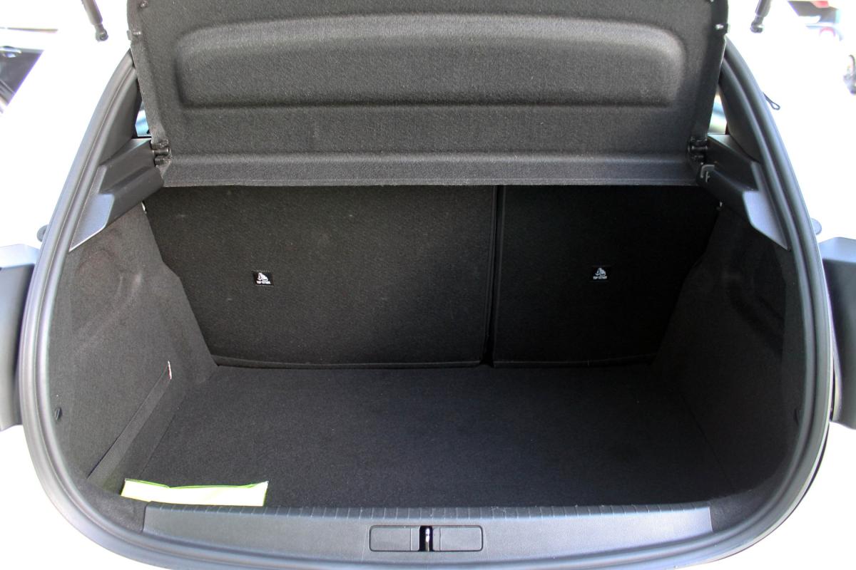 peugeot-208-2023-gasolina-1199cc