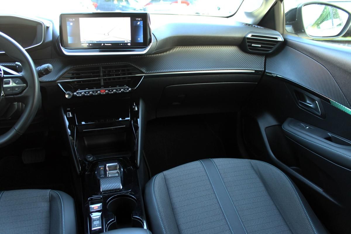 peugeot-208-2023-gasolina-1199cc