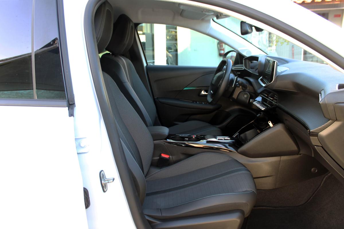 peugeot-208-2023-gasolina-1199cc