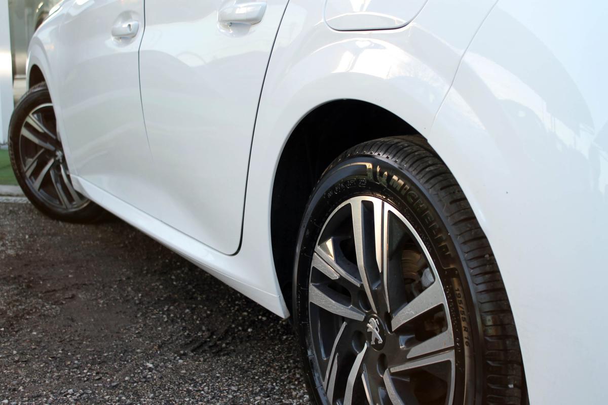 peugeot-208-2023-gasolina-1199cc