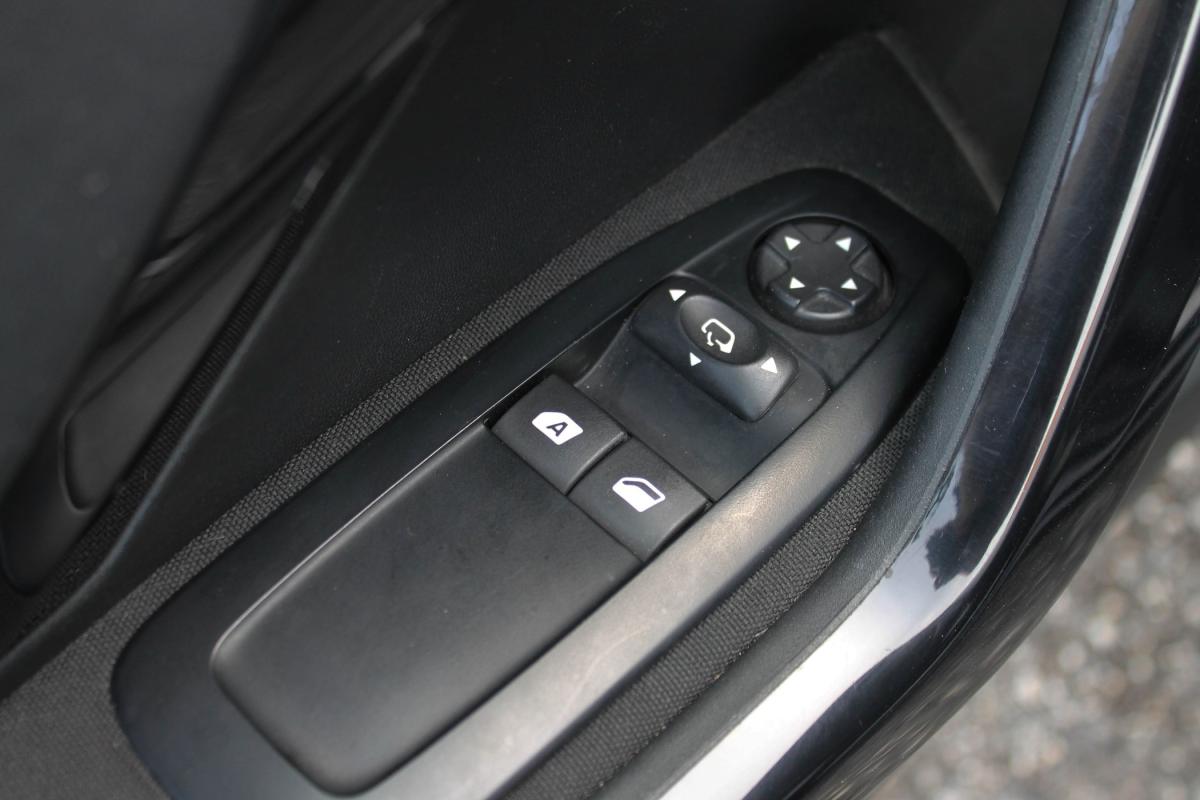 peugeot-208-2019-gasolina-1199cc