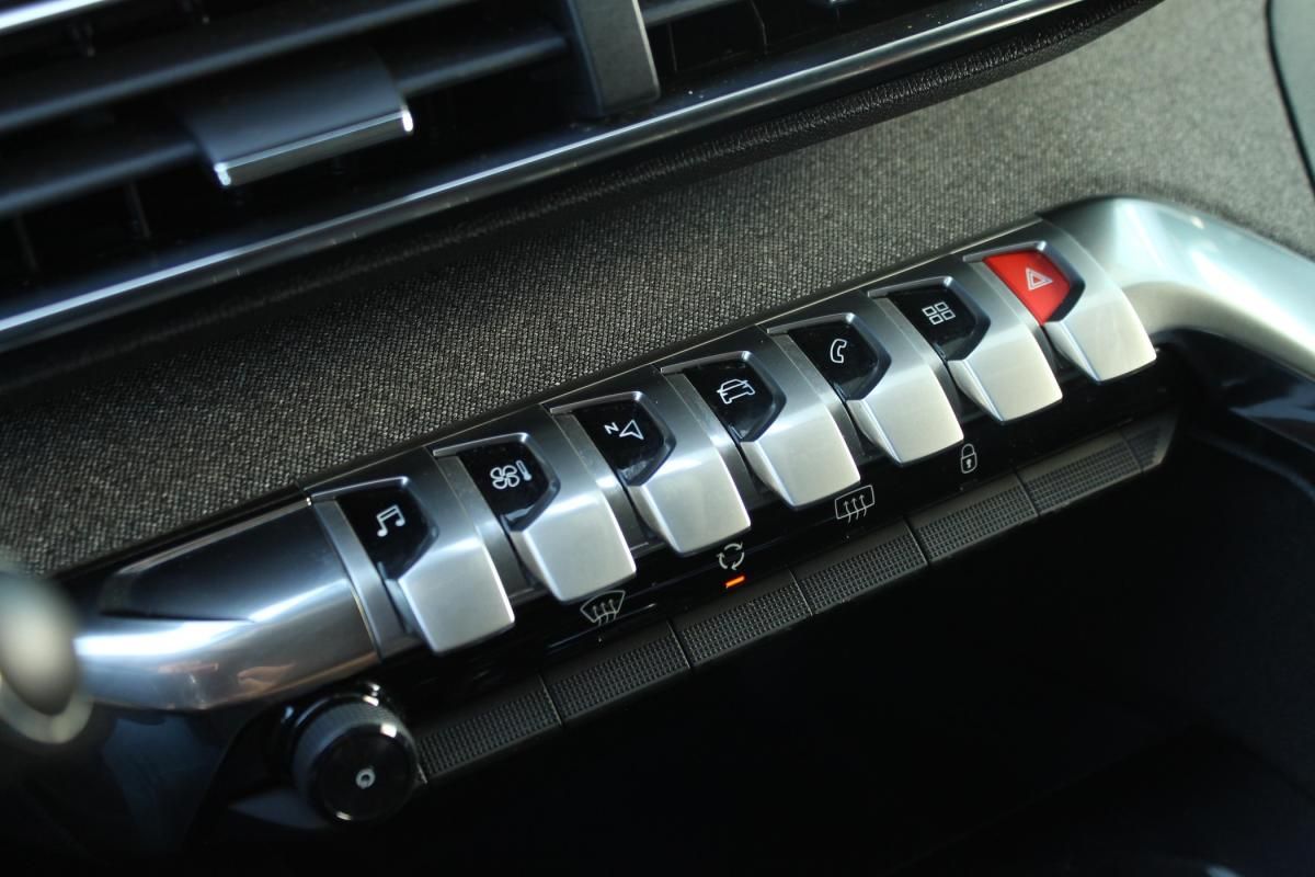 peugeot-3008-2017-diesel-1560cc